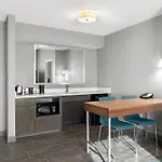Hampton Inn & Suites Newtown