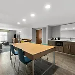 Hampton Inn & Suites Newtown
